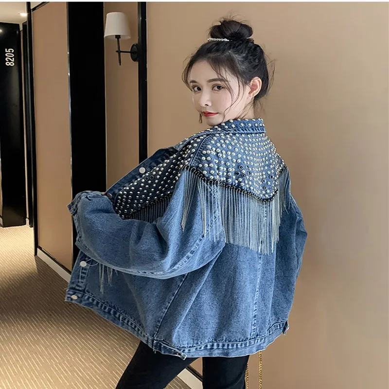 Женская джинсовая куртка с заклепками однобортная бахромой и отложным