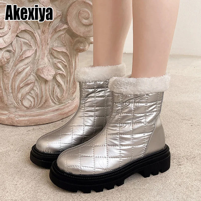 

2021 женские теплые меховые зимние ботинки из искусственной кожи плюшевая обувь модная повседневная водонепроницаемая обувь на платформе же...