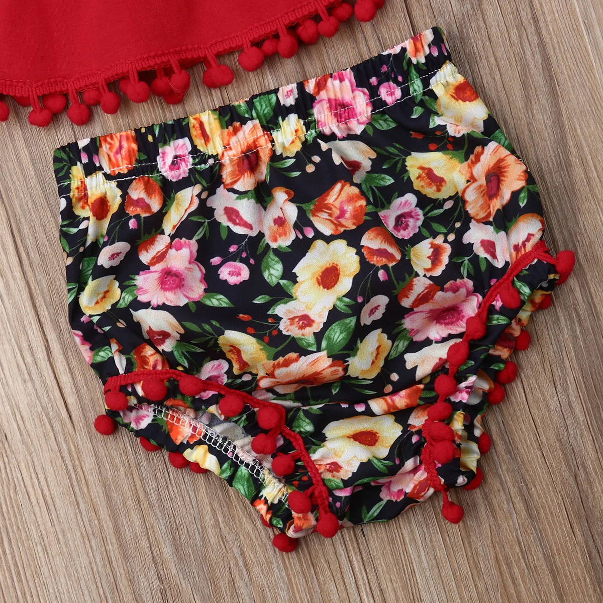 

Girls 3 Pcs Clothes Set Solid Color Off-shoulder Pom Pom Hem Tops with Flower Shorts and Bow Headband Outfit