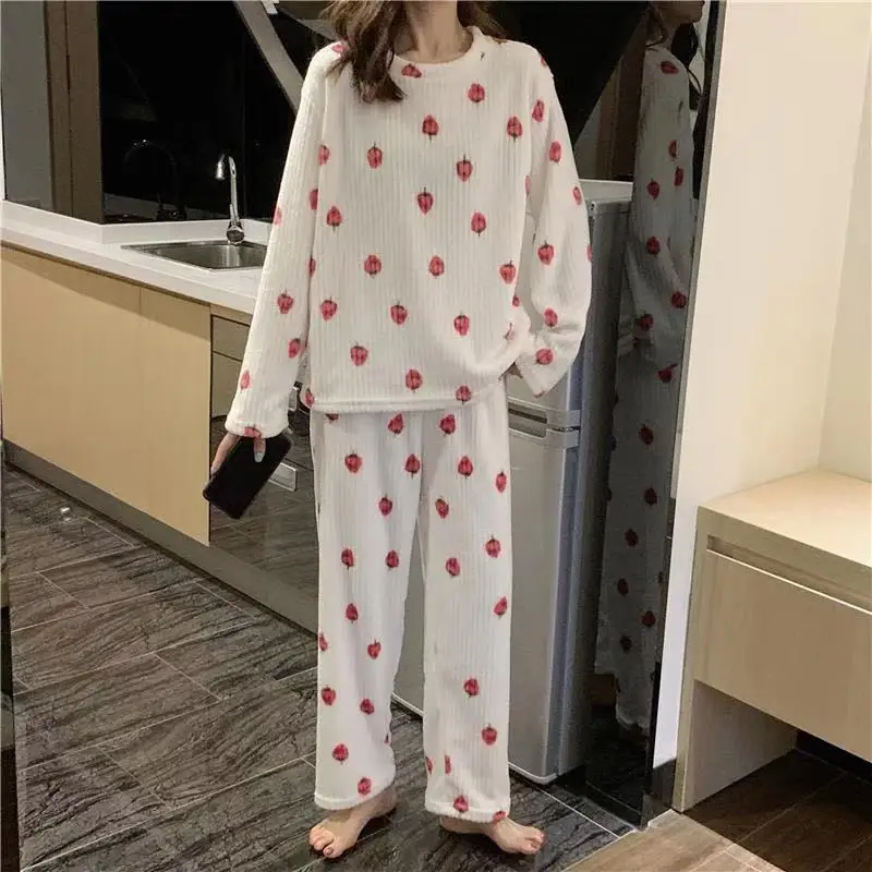 

Autumn Winter Pajamas Sets For Women Flannel Pyjamas Cute Strawberry Print Sleepwear 2Pcs Long-Sleeved Fashion Home Clothing