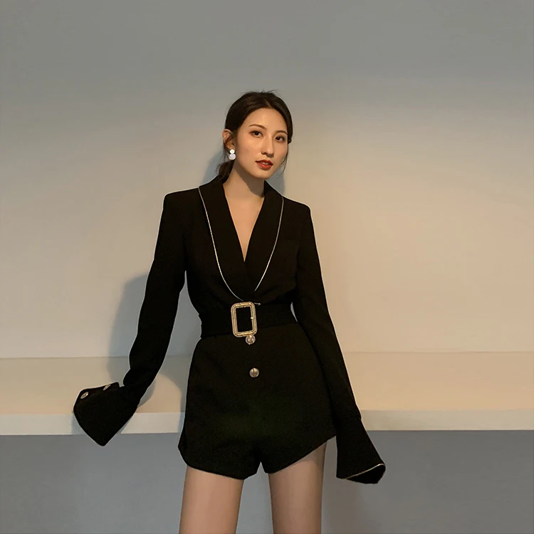 Женский короткий комбинезон с бантом на поясе модельный длинным рукавом