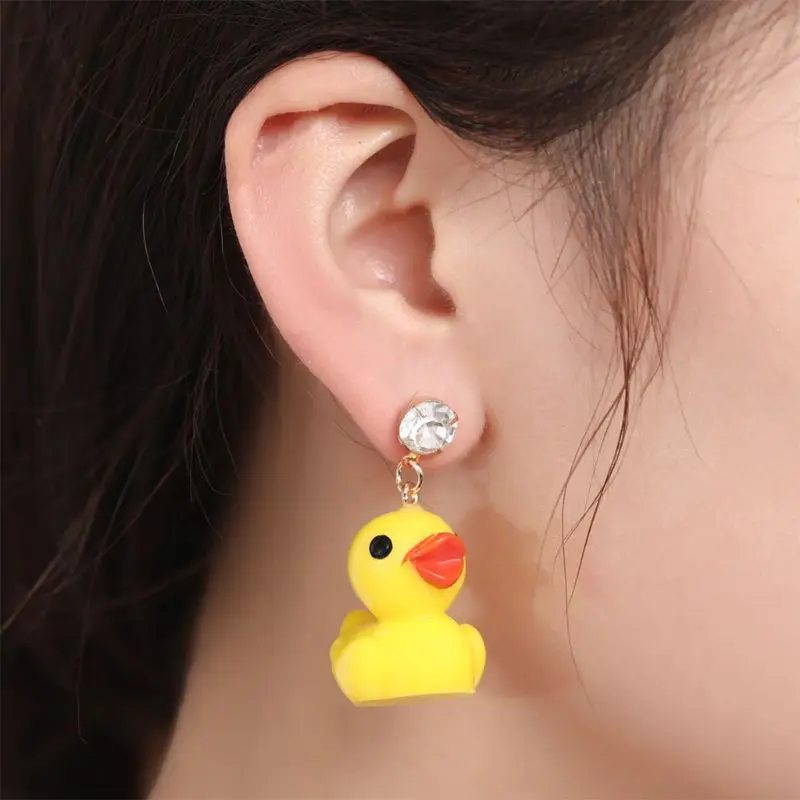 

1 Pair Cute Resin Small Yellow Duck Unique Stud Earrings Women Fashion Personali U4LE