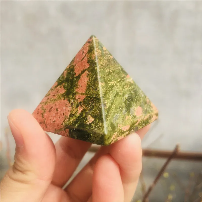 

4cm Natural crystal flower greenstone pyramid power tower