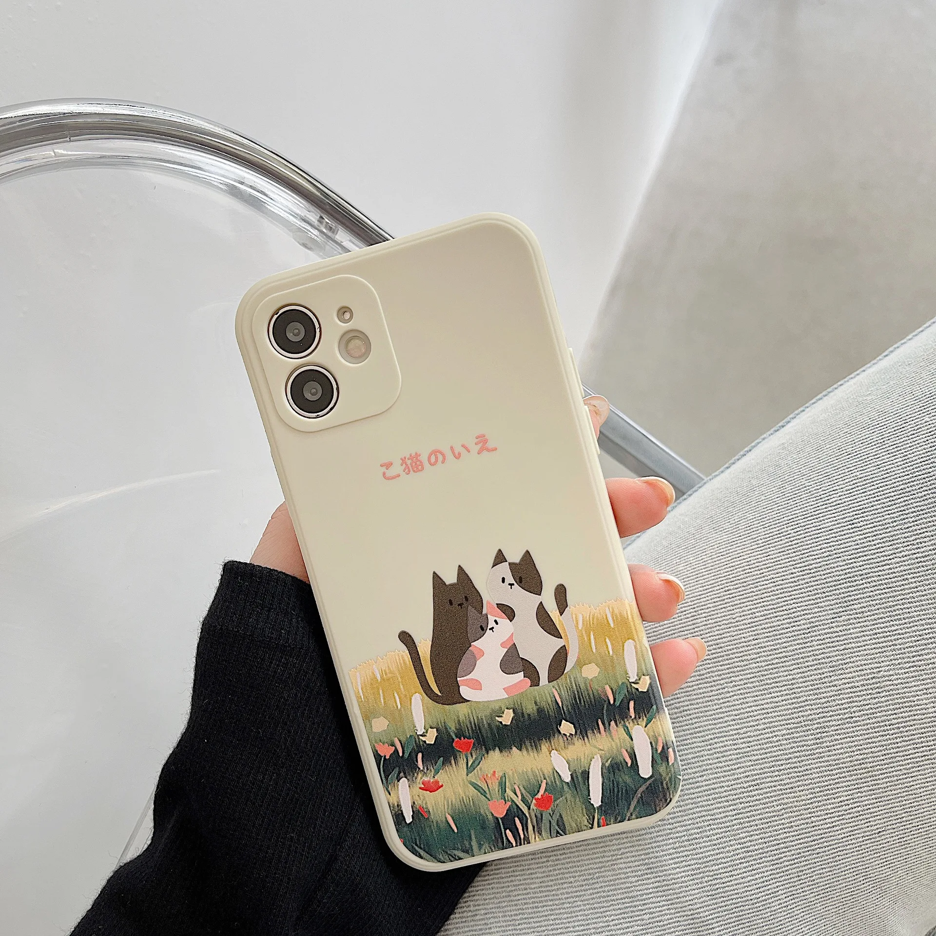 

Retro kawaii Tricolor Black cat family Japanese Phone Case For iPhone 11 12 Pro Max Xs Max XR Xs 7 8 Plus 7Plus case Cute Cover