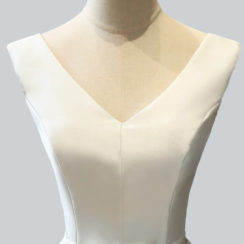 Женское вечернее платье из саржевого атласа короткое для выпускного вечера