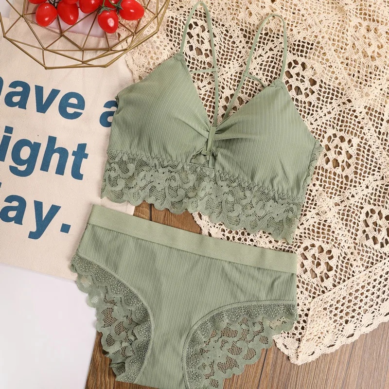 Комплект женского кружевного нижнего белья с V-образным вырезом и трусиками 2 шт. |