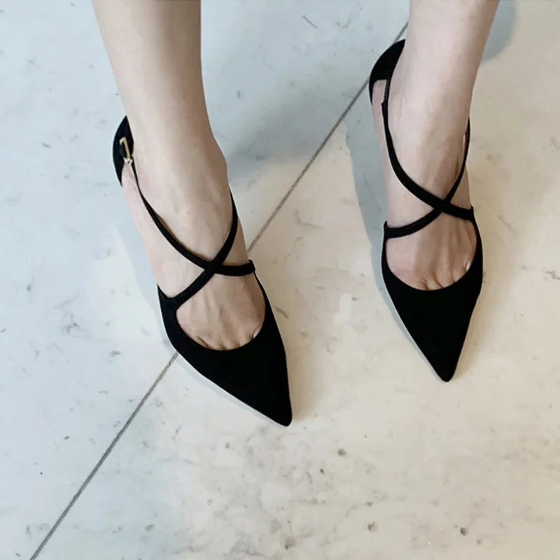 Весенне летние туфли на высоком каблуке с острым носком тонком перекрестными