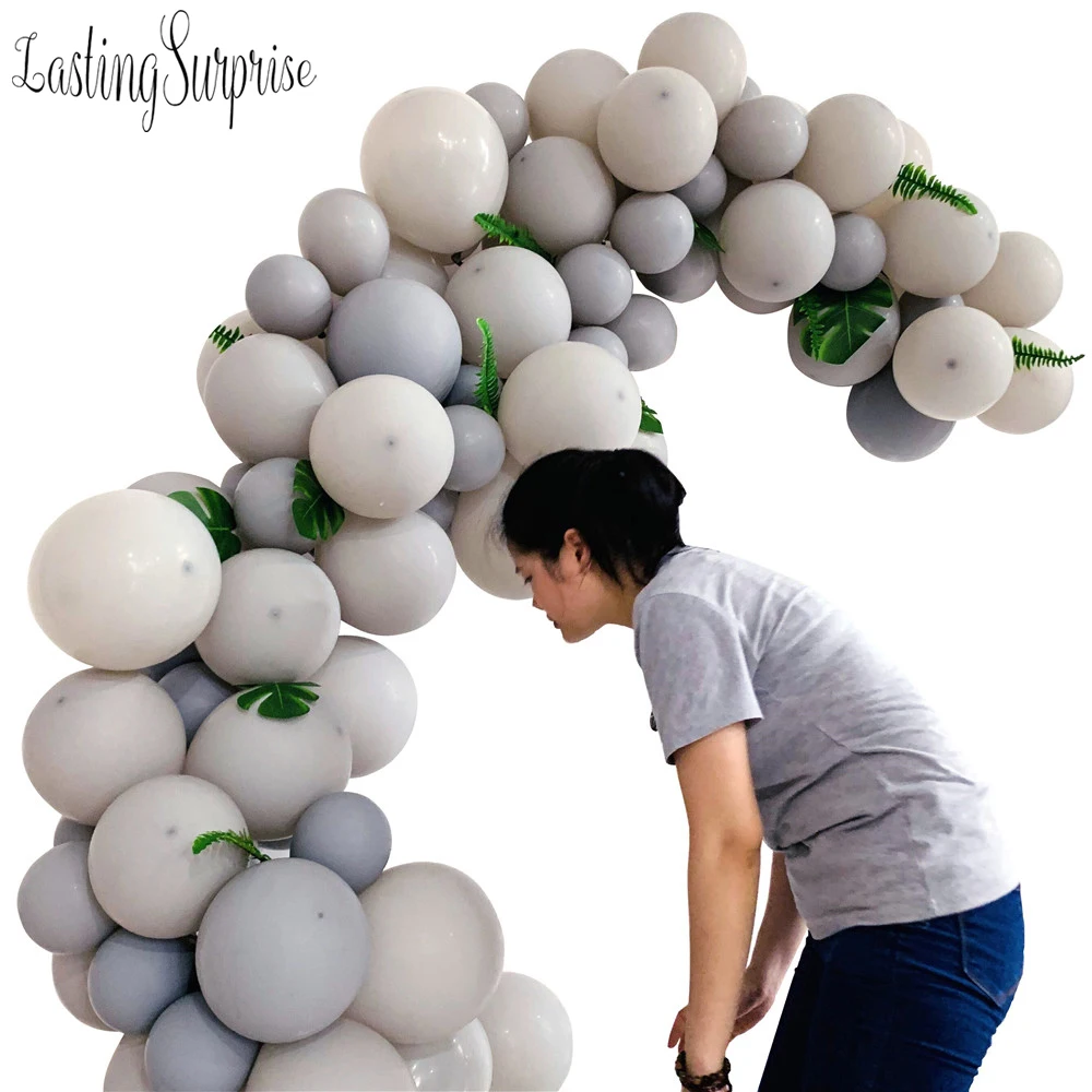 Набор серых матовых шаров с арокой и гирляндой 128 шт. серые темно шары украшение