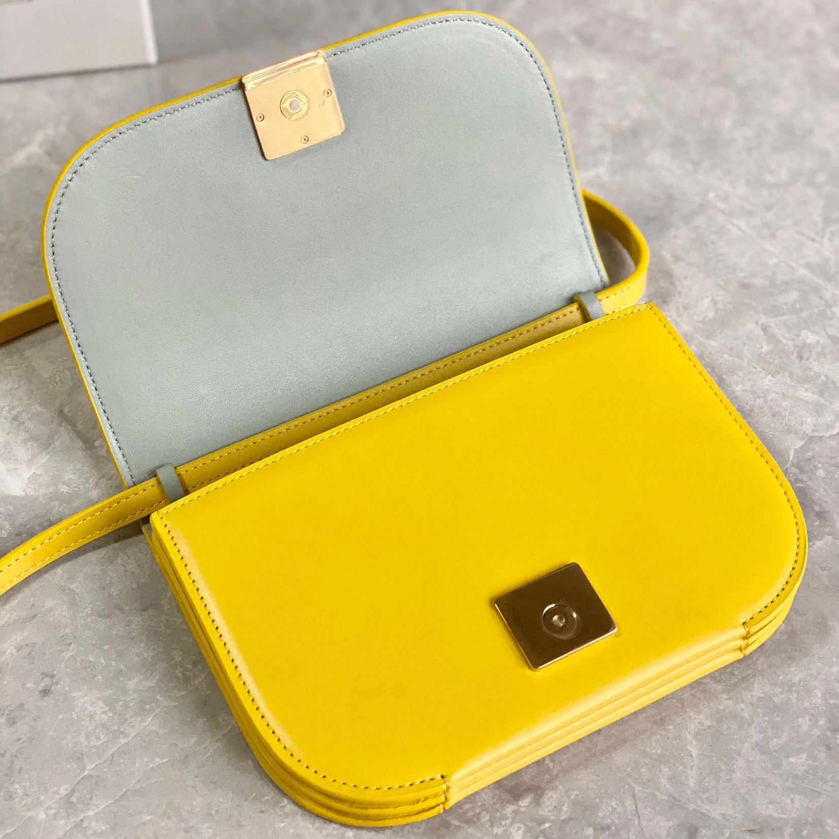 

2021 Top Quality Recommendation, Yellow Paint Top Leather Women's Messenger Bag, Colorful, Multi Interlayer, Fashionable And New