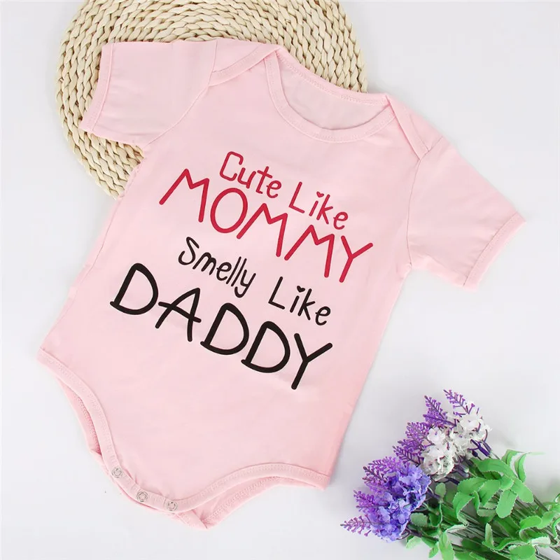 

Pink Newborn Outfits Summer Boys Girls Clothes Baby Infant Rompers 0-24M Kids Outwear Onesies Tops Mommy Daddy With Sticker Gift