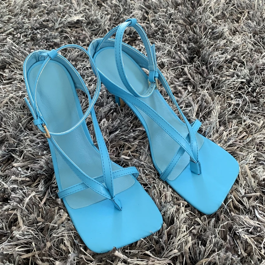 Koovan Summer Women Sandals 2020 Vintage Square Toe High Heels Buckle Strap High Heel Sandals Women V-neck Designer Shoes Girls