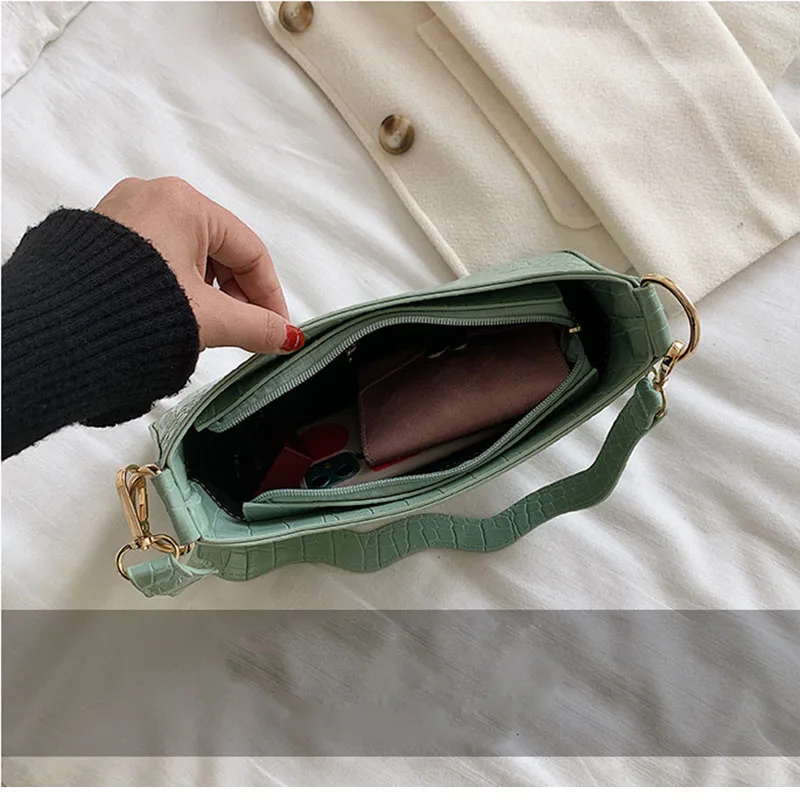 

Totes Bags For Women 2020 Fashion Crocodile Pattern Leather Baguette Bag Girl Small Shoulder Bag Clutch Luxury Handbag And Purse