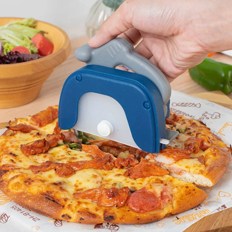 

Stainless Steel Round Wheel Cutting Knife for Pizza with Lid Roulette Roller Dou Pizza Cutting Knife Baking Tool 1pcs