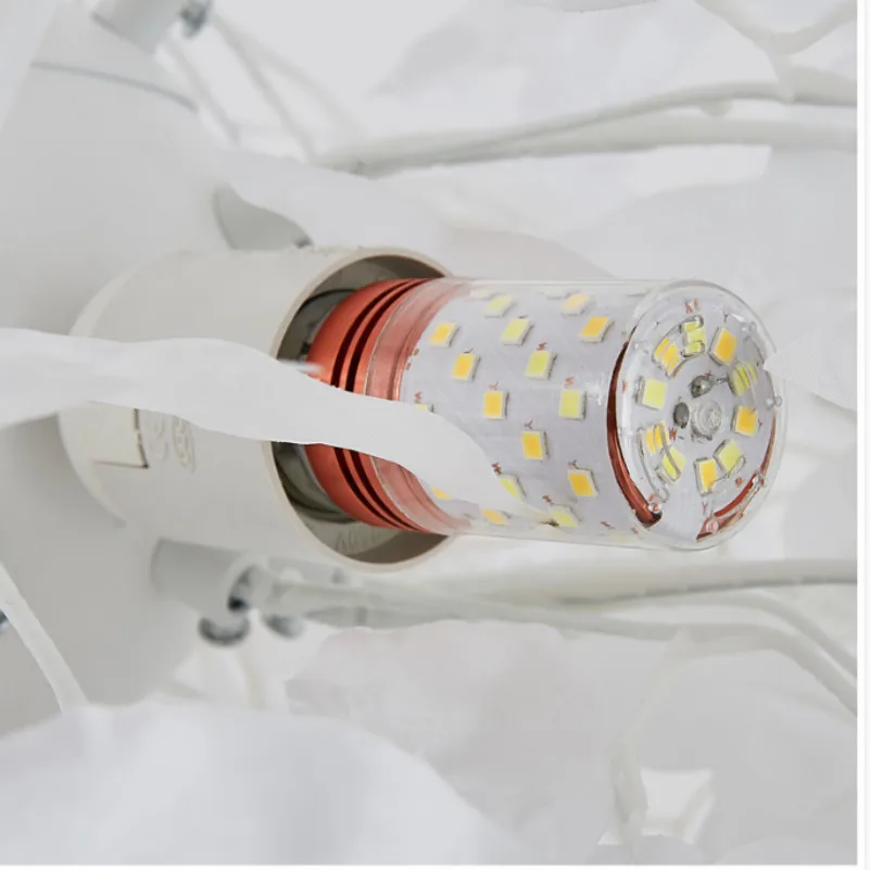 Современный минималистский личность женские туфли с отделкой белыми перьями