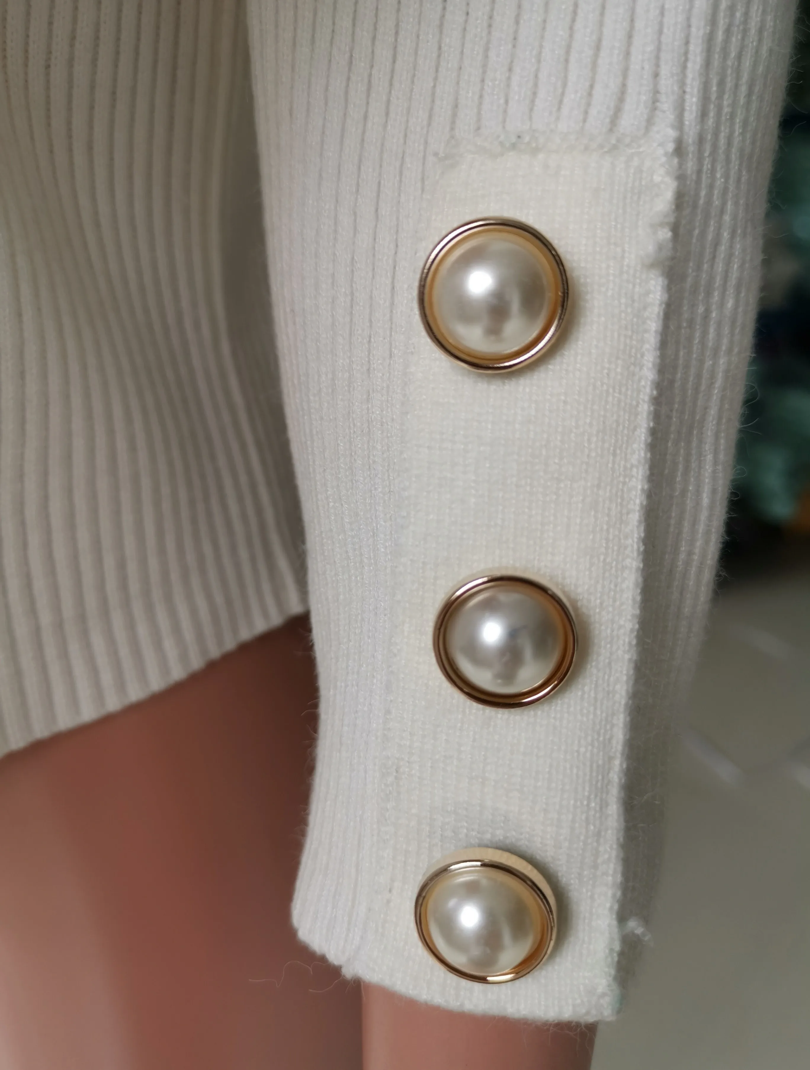

Women Solid Turtleneck Knitted Sweaters Female Winter Casual Fashion Pearl Buttons Long Sleeve Pullover Women Soft Warm Jumpers