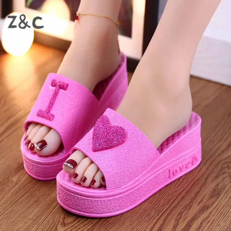 

Women's Slippers Girl Summer Lovely Peach Heart Thick Bottom Cool Sandals Home Bathroom Soft Slip on Beach Outdoor Shoes 2021