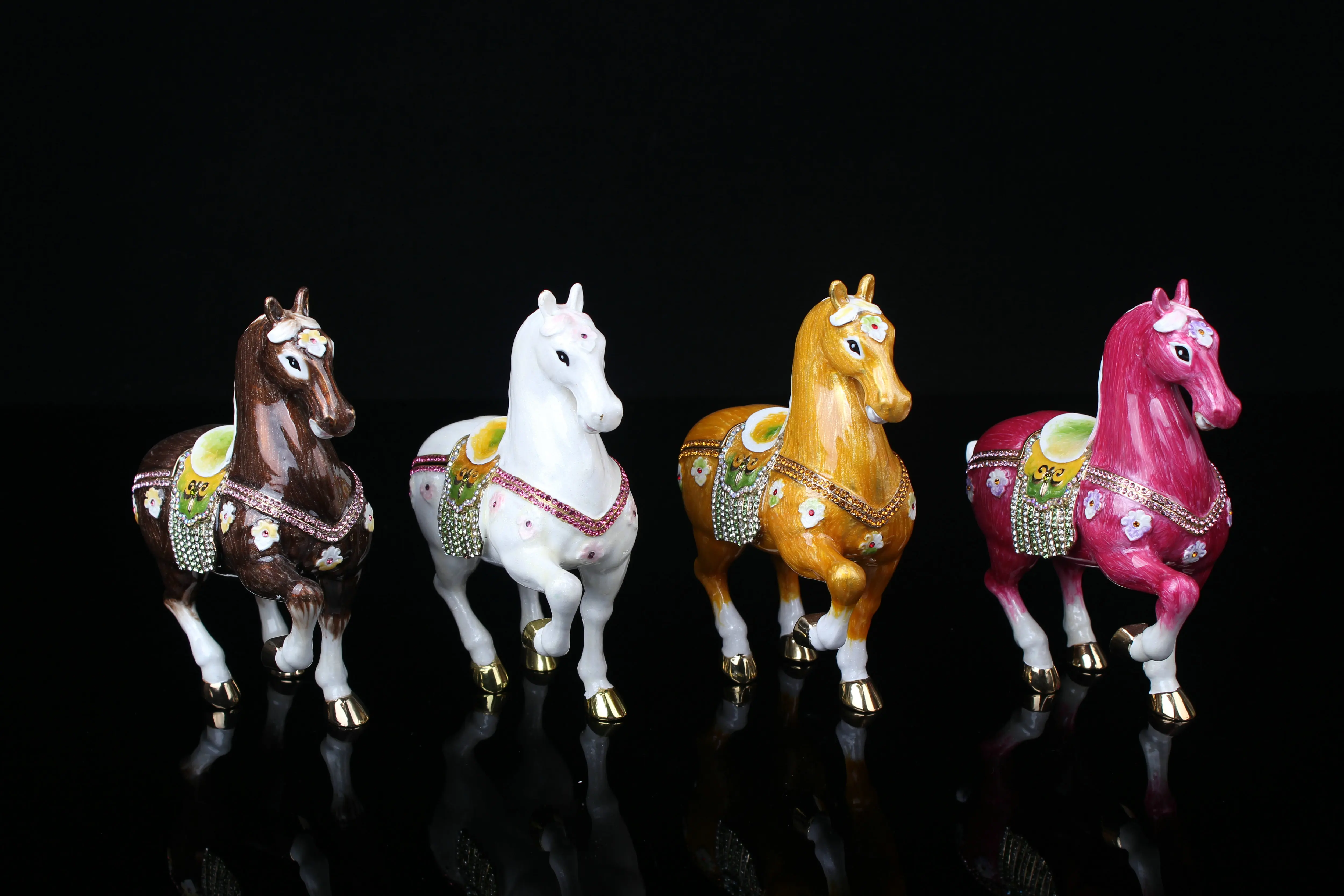 Big Horse Enameled Trinket Box Keepsake Box Horse Figurine Gifts Metal Table Crystals & Enamel  Horse Faberge trinket box