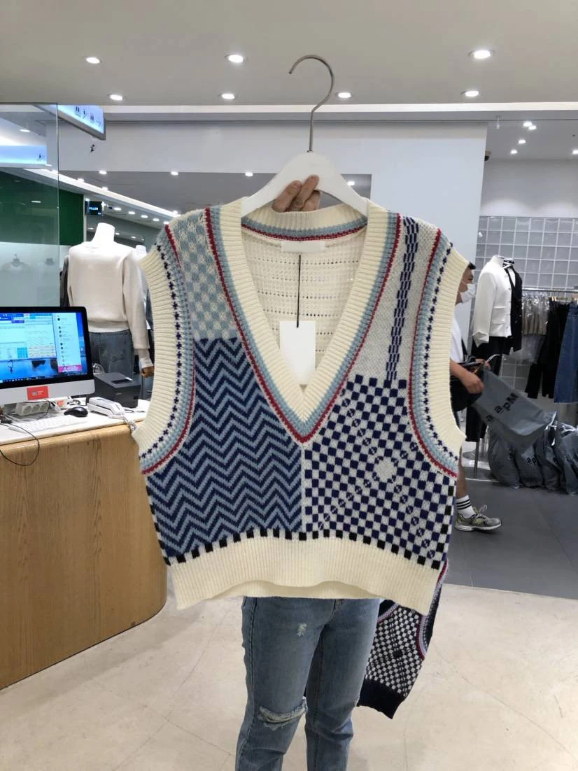 

VANOVICH Korean Fashion V-neck Color-blocking Girls Cutr Vest Autumn 2021 New Style Winter Sweater Vest Women