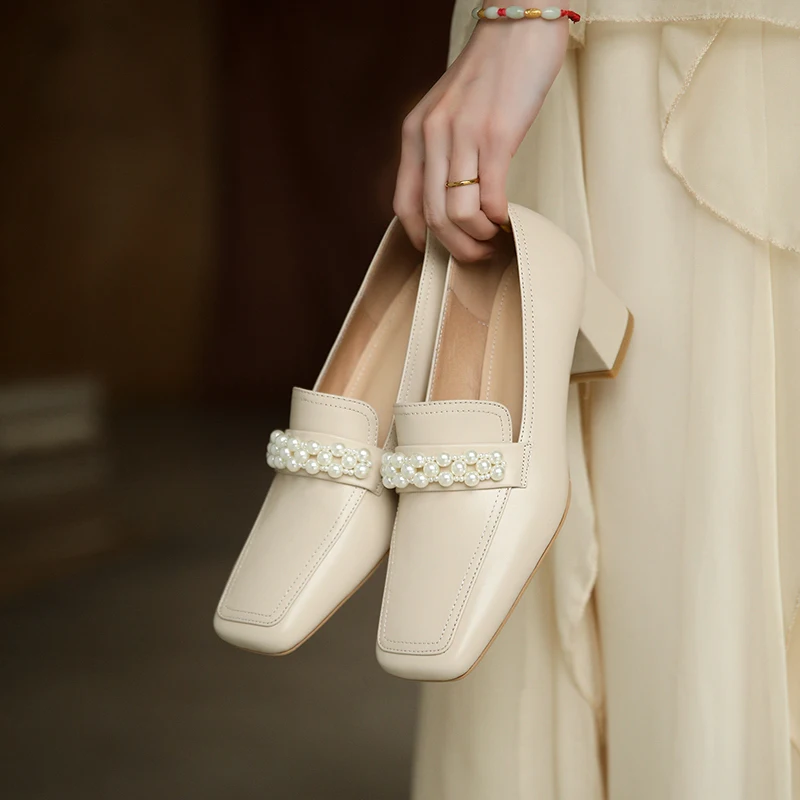 

INS HOT Women pumps natural leather shoes plus size 22-26.5cm Full leather square head thick with pearl chain loafers Classic