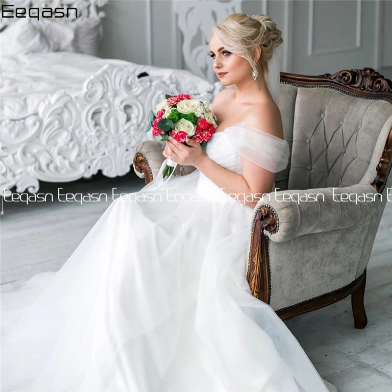 

Eeqasn Elegant Plus Size Wedding Dresses Off the Shoulder White V Neck Tulle Women Bridal Gowns robe de mariee 2020