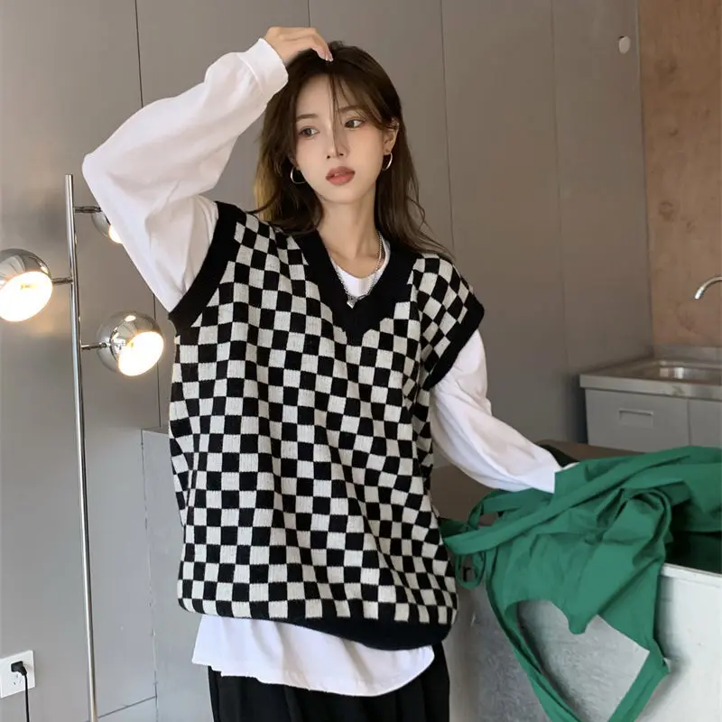 

Жилет женский трикотажный с V-образным вырезом, без рукавов