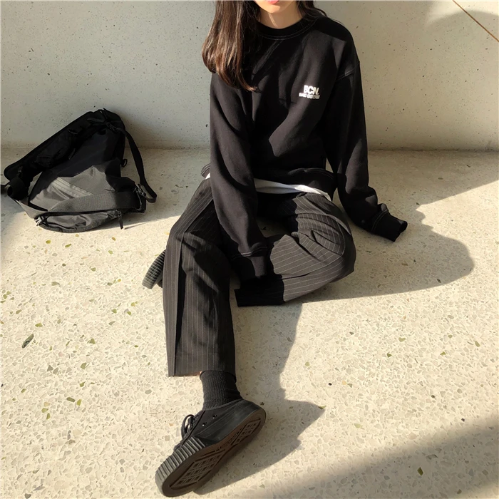 

2020 Korean version of the autumn and winter college style plus velvet hoodless loose wild thin letter hoodie trend