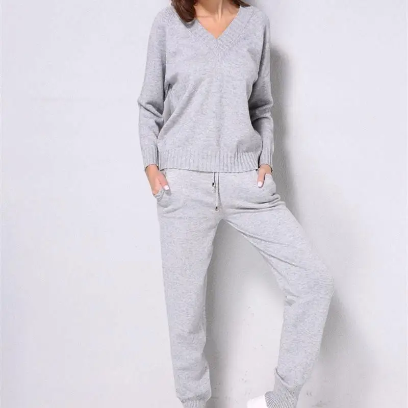 Женский вязаный простой свитер с v образным вырезом комплекты карманами Осенний