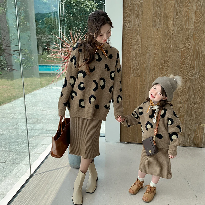 

New Fashion Winter Family Matching Outfit Wool Sweater+Wool Knitted Skirt 2Pcs Set Plush Coat Mommy and Me Clothes Familu Look