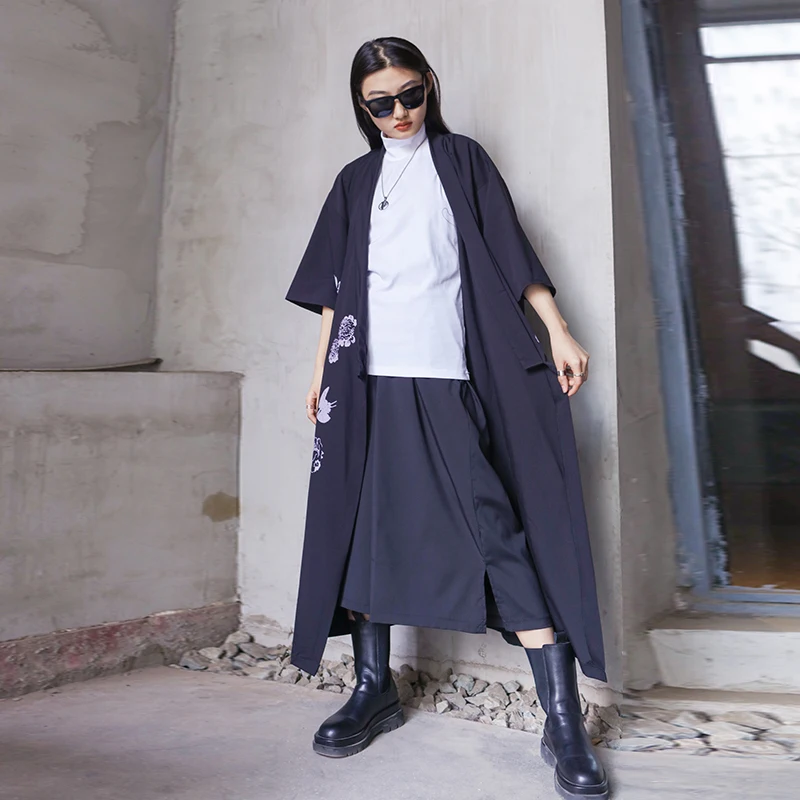 Женская ветровка свободного покроя черная тонкая в японском стиле