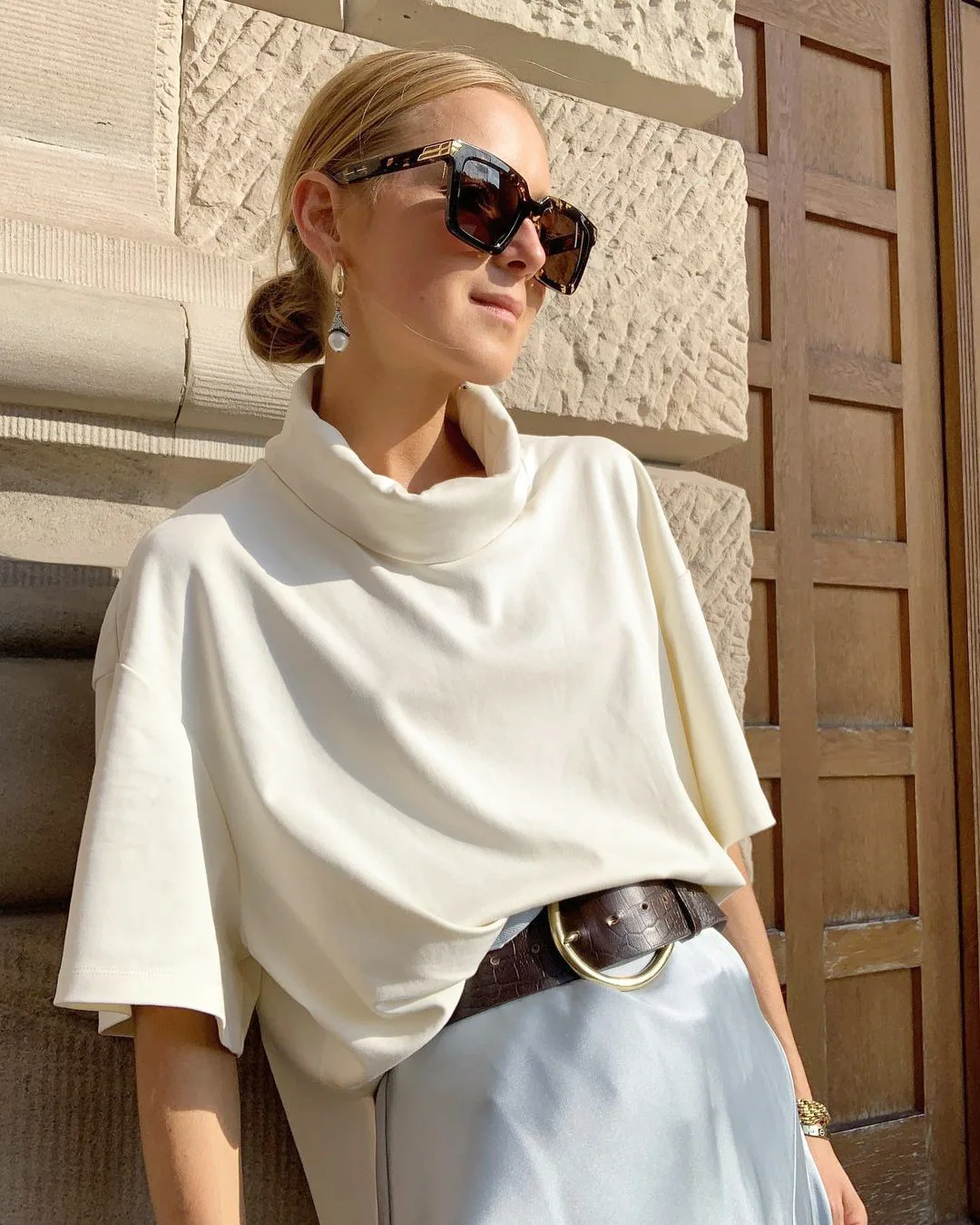 

2021 Spring White High Collar Loose Shirt Women's New Design Sense Temperament Commute Fashion Short Sleeve T-shirt