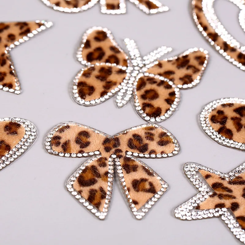 С леопардовым принтом с украшением в виде кристаллов Стразы s патчи железные на
