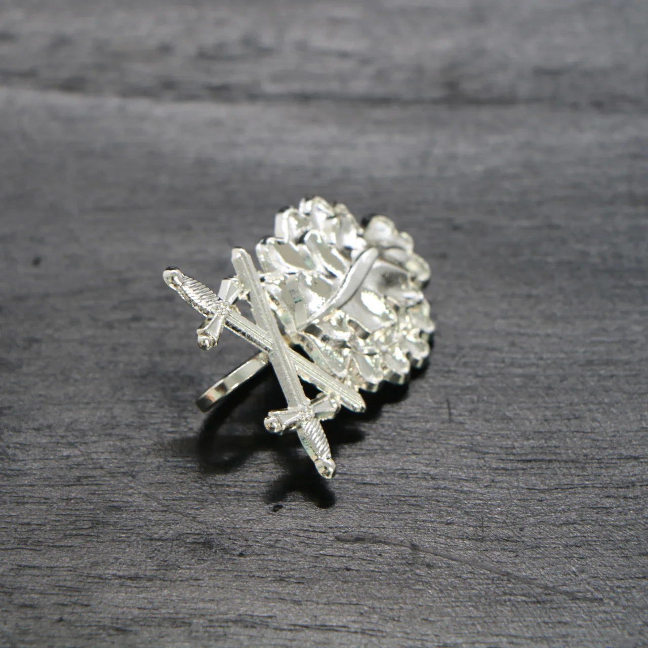 Oak leaves pin sword brooch badge Germany jewelry men patriot gift shirts jacket accessory | Дом и сад