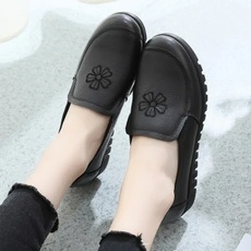 

2019 Genuine Leather Flat Shoes Woman Hand-sewn Leather Loafers Cowhide Flexible Spring Casual Shoes Women Flats Women Shoes