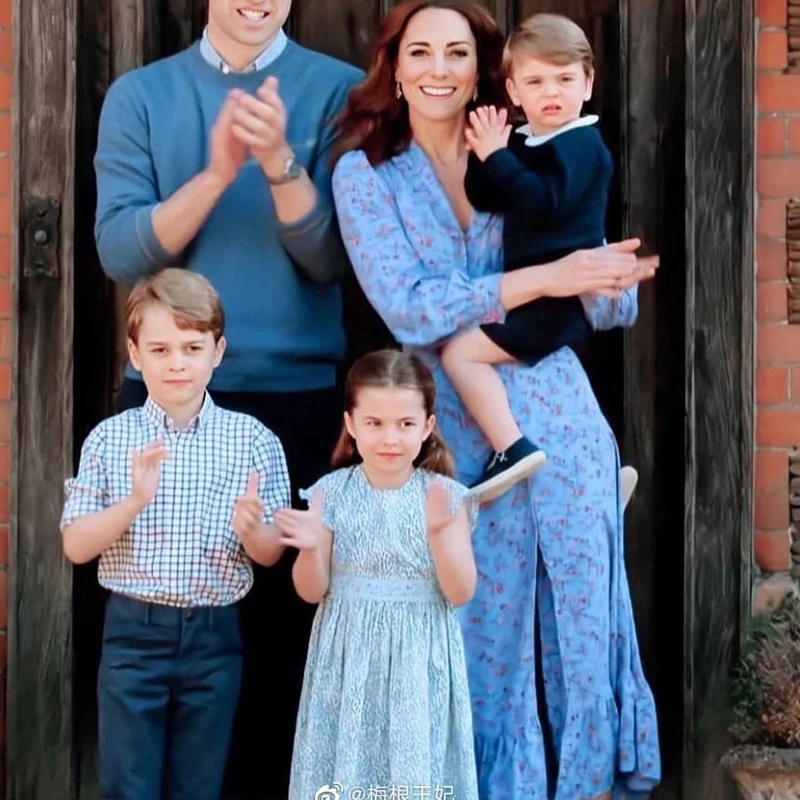 

Kate Middleton Runway High Quality Autumn Women's Temperament Party Dress Vintage Elegant Chic Floral Print Boho Dresses