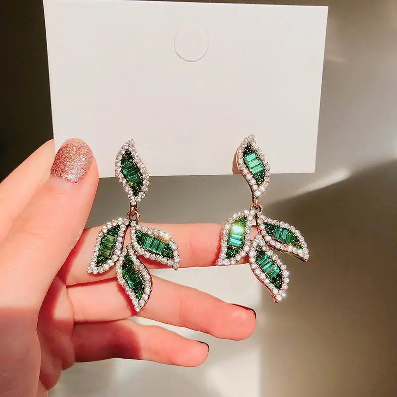 

Personality Green Crystal Leaf Earrings For Women 2020 New Fashion Jewelry Luxury Party Earrings With Stones