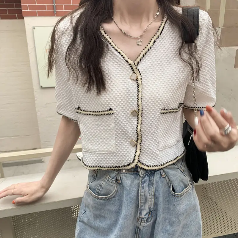 

Shirt Women V-Neck Elegant Single Breasted Vintage Patchwork Summer Cropped Ladies Tops Design Ulzzang Chic College Teens New