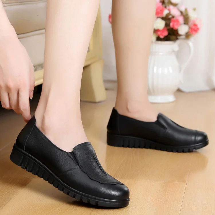 Black Women Genuine Leather Casual Shoes Spring Autumn Female Loafers Slip-on Soft Woman's Flat Footwear High Quality Hot Sale