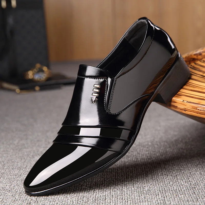 

Men Casual Patent Leather Shoes Luxury Mens Loafers Breathable Shoes Man Formal Wedding Business Dress Shoes Zapatos De Hombre