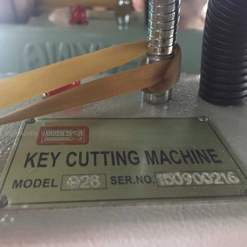 Q28 копировально фрезерный станок для обработки замочных ключей с ключом