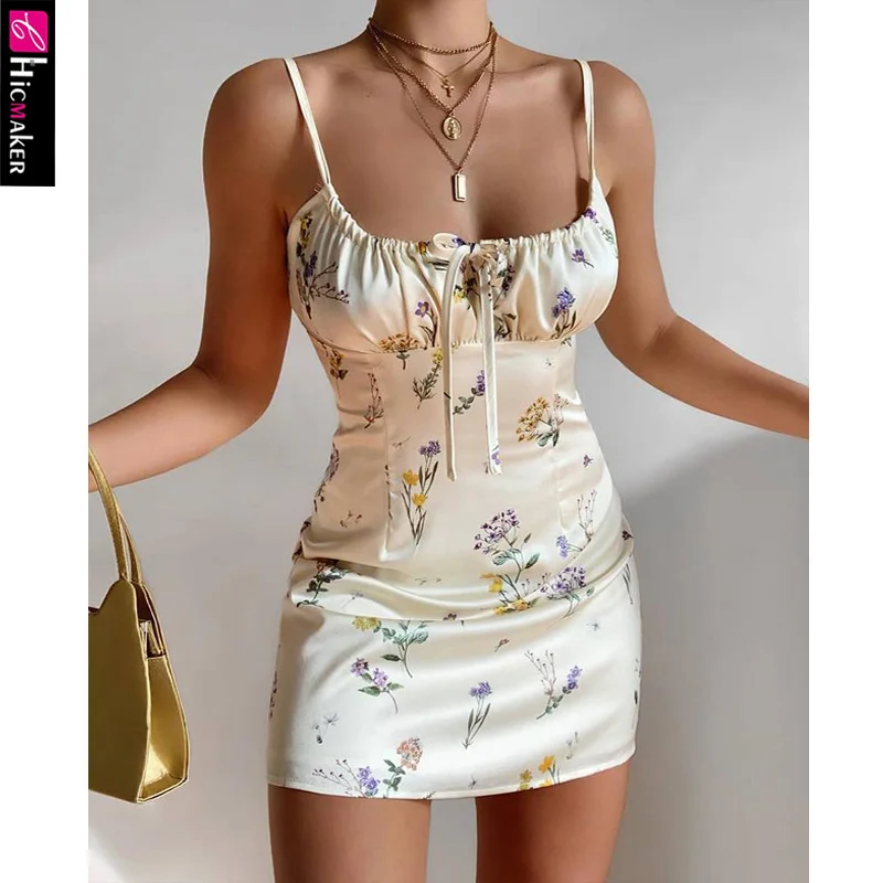 Атласное летнее платье на бретельках с цветочным принтом и завязками