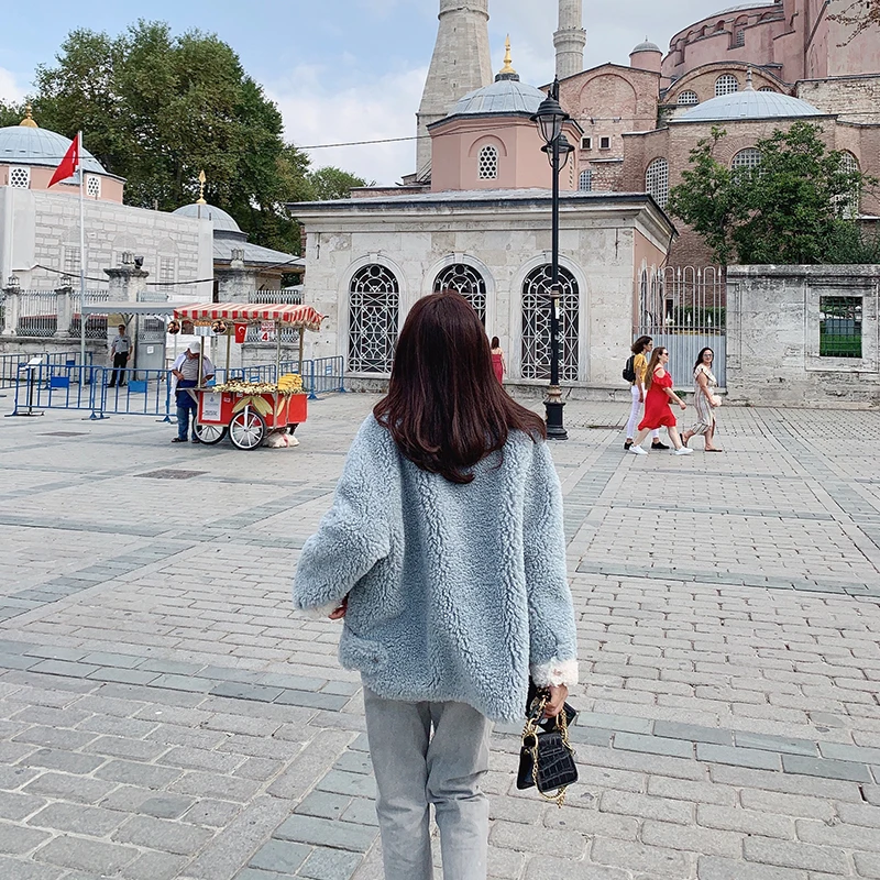 Женское пальто с отворотом MISHOW однотонное однобортное Прямое густым мехом на