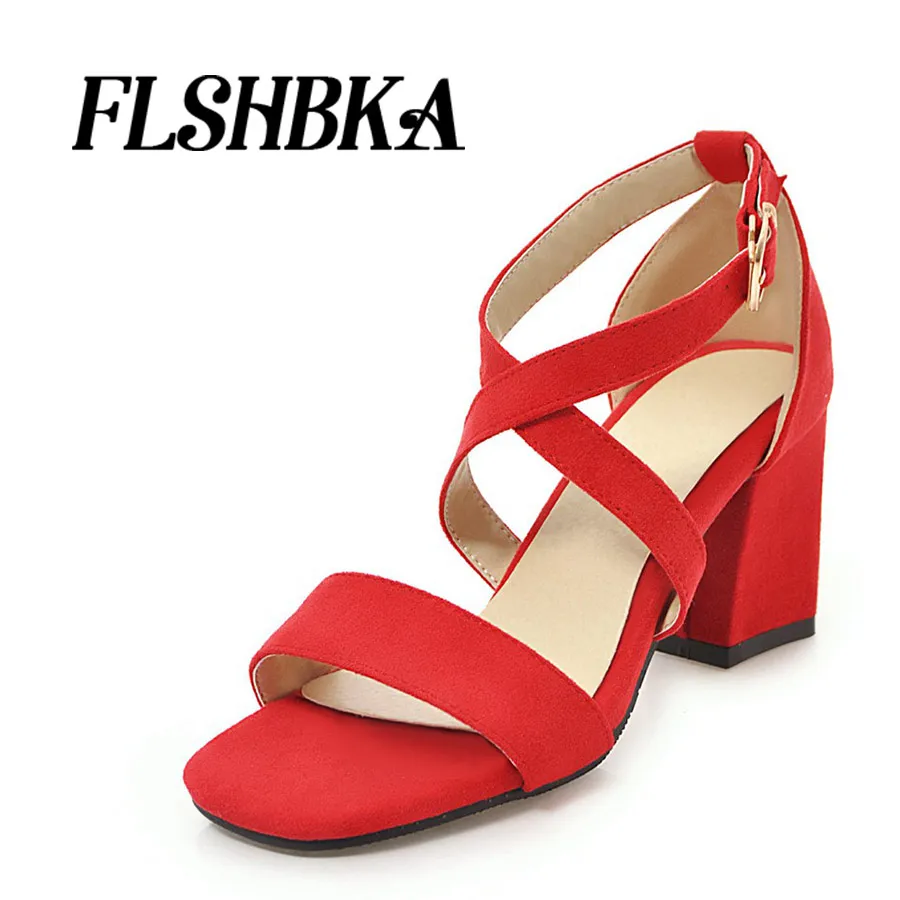 Женские босоножки с открытым носком на квадратном не сужающемся книзу массивном