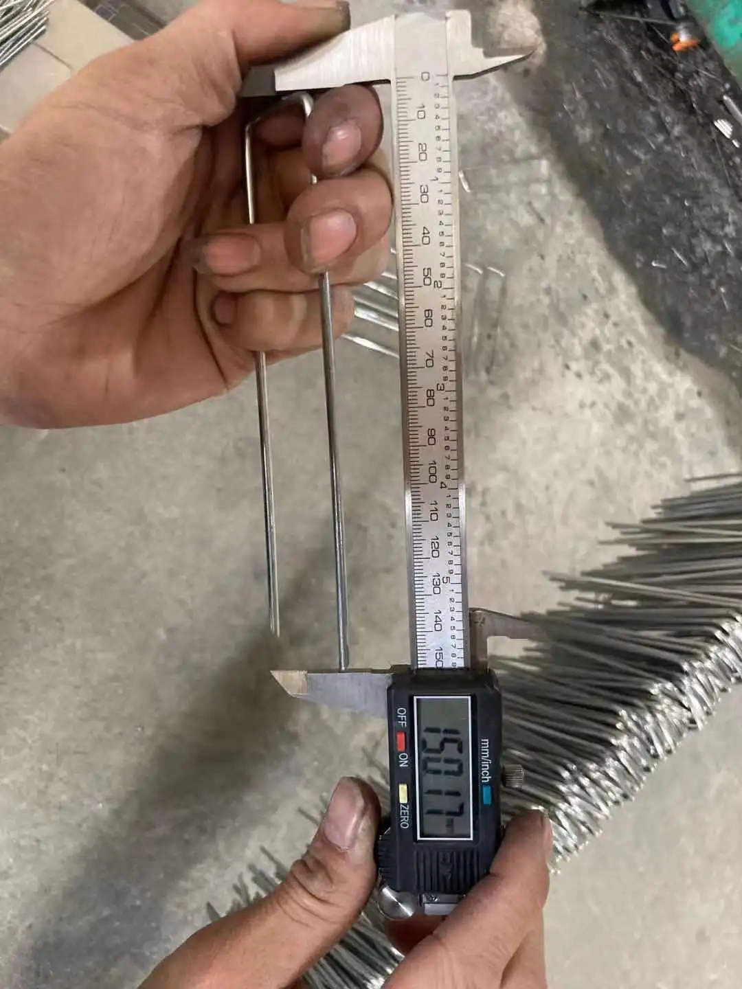 Оцинкованные скобы для скота | Обустройство дома