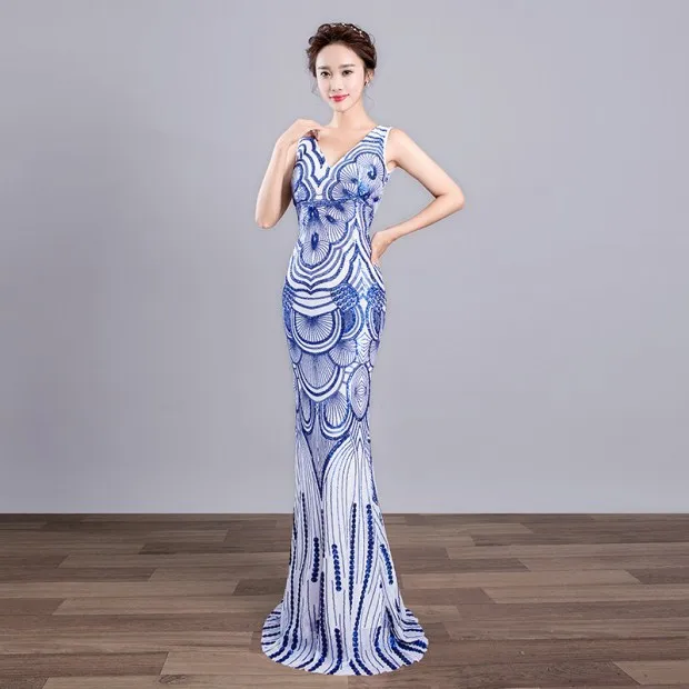 

Платье женское атласное, с глубоким V-образным вырезом и блестками