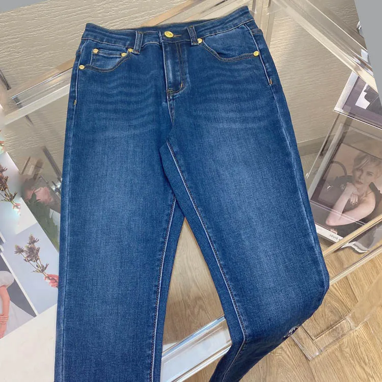 

Высококлассные прямые джинсы для женщин, модные зауженные джинсовые брюки с эффектом потертости, высококачественные женские джинсы с высо...