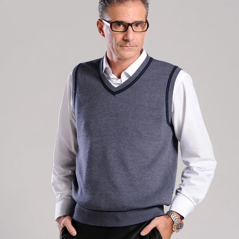 Мужской шерстяной жилет без рукавов с V-образным вырезом приталенный силуэт