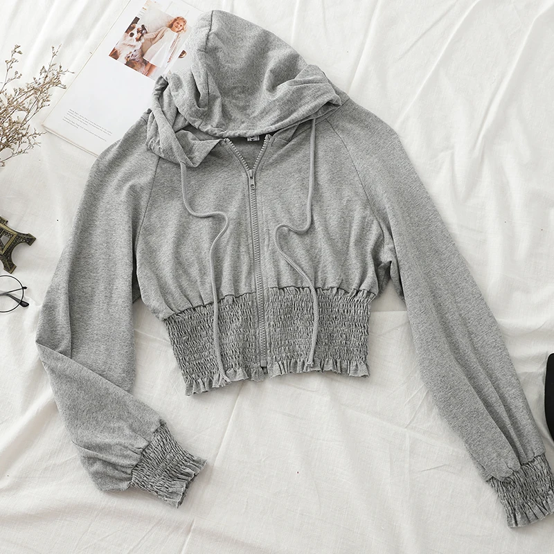 Женский костюм из двух предметов свитшот с капюшоном и шорты эластичной талией