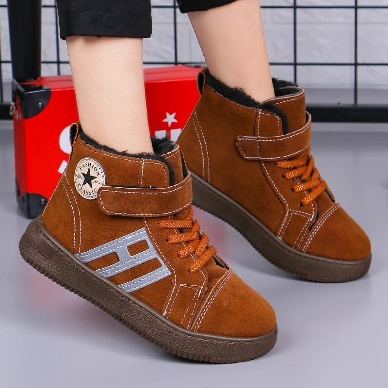 Зимние детские новые модные ботинки с мягкой подошвой на липучке