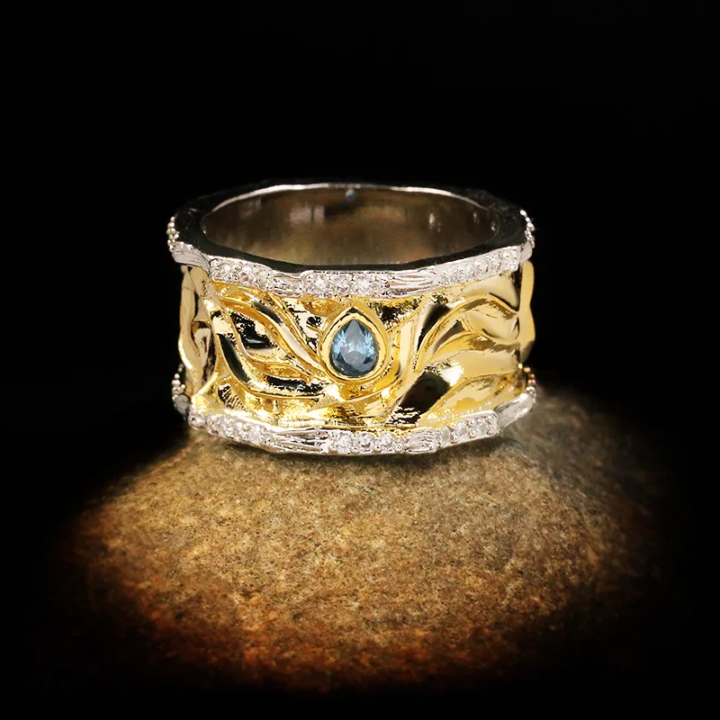 

Exquisite Shape Geometric Lines Hollow Two-color Gold Zircon Ring Couple Ring Ladies Engagement Wedding Jewelry Fine Jewelry