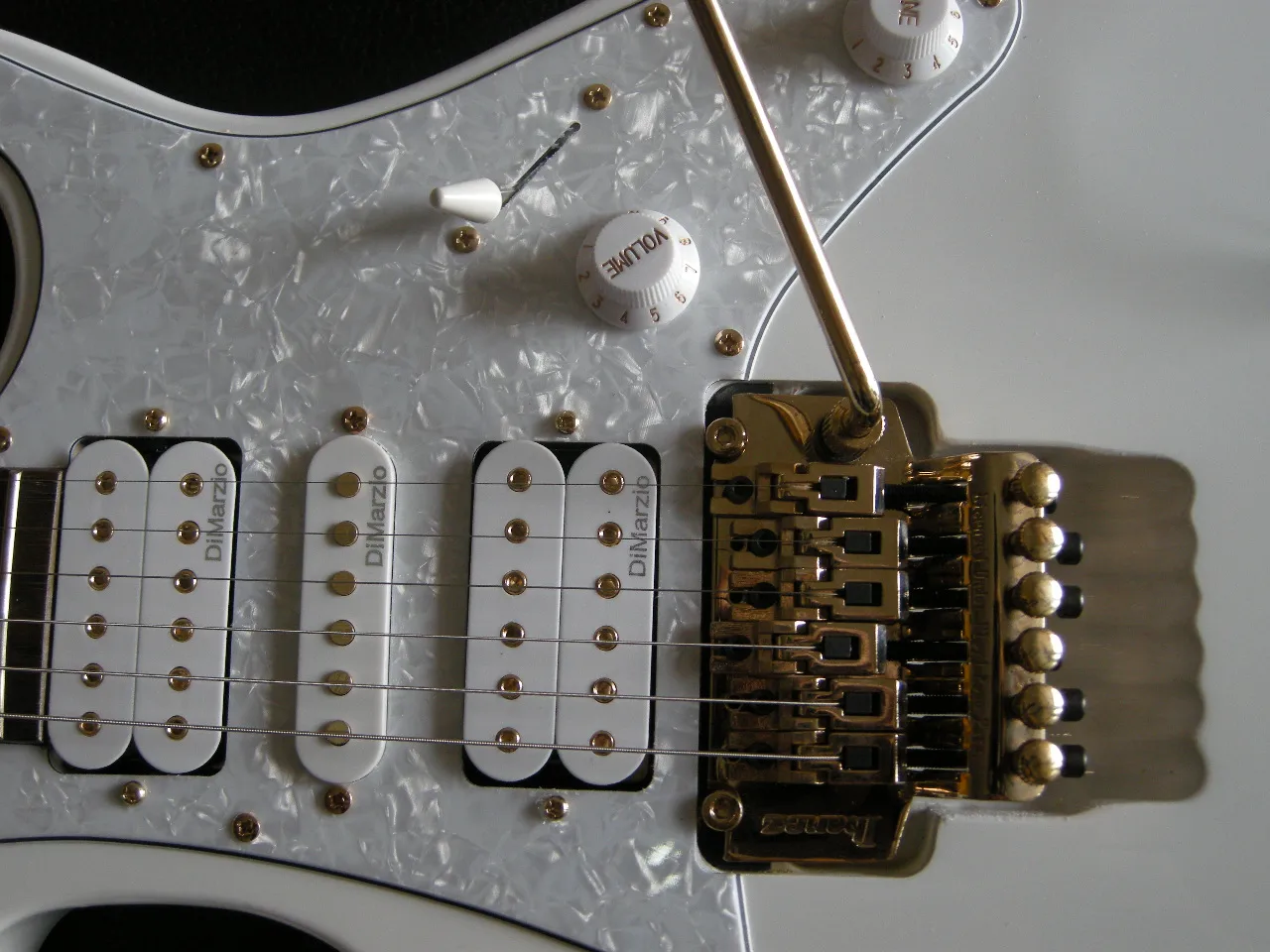 

top quality white electric guitar 21 to 24 frets well scalloped guitar Tree of Life Inlaid Fingerboard free shipping 8yue31 v